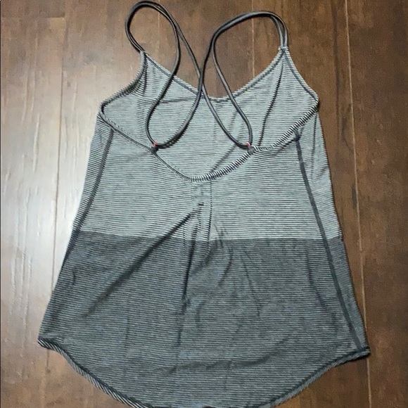 Lulu Crisscross striped tank - size 6 - Picture 2 of 2